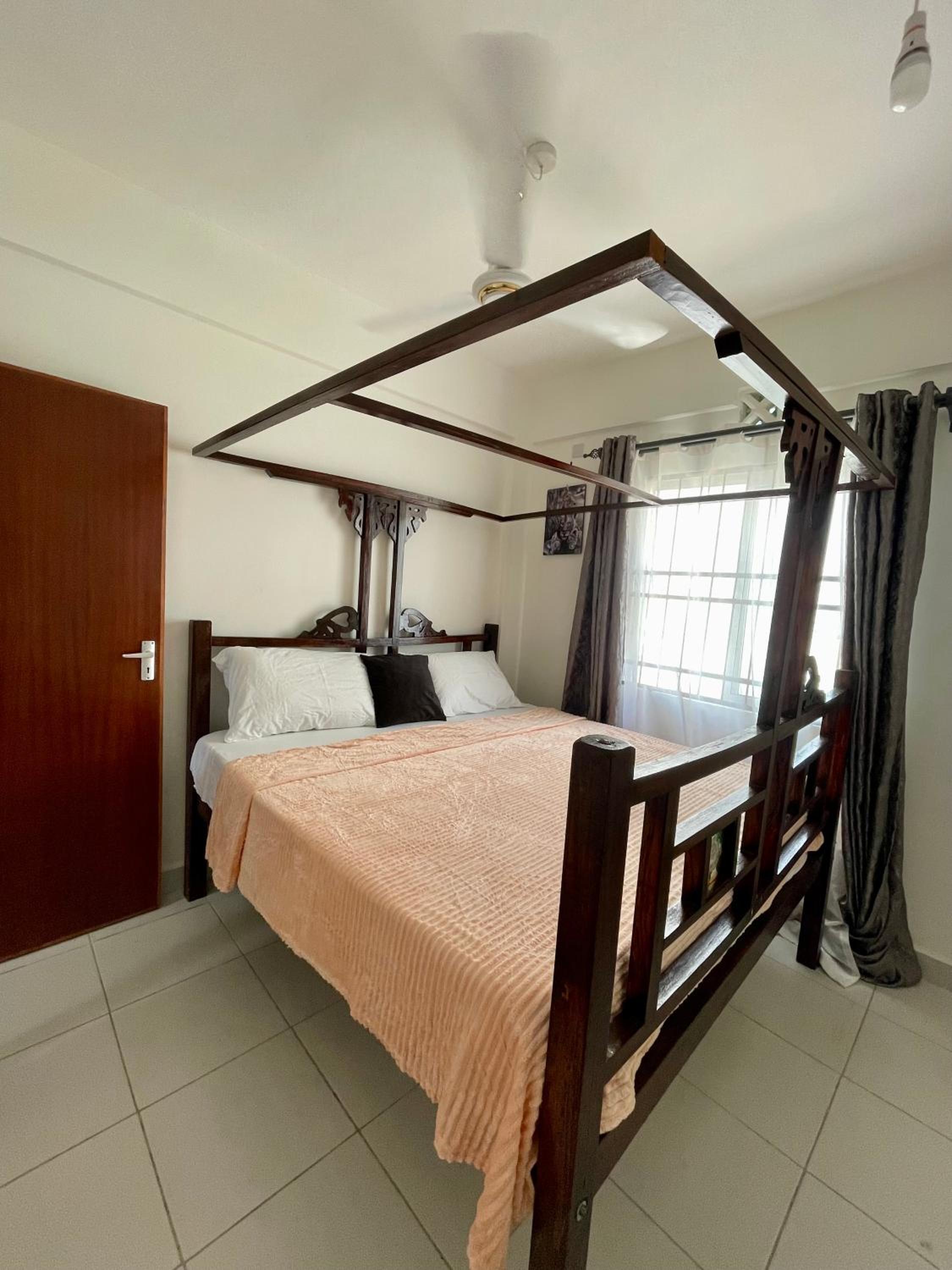 İmali Buxton Apartments view 3