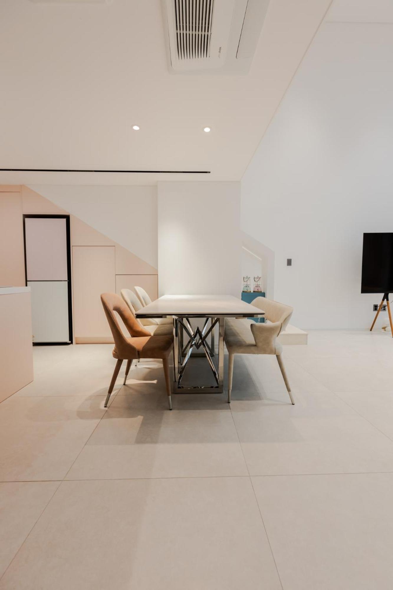Dolphin Penthouse