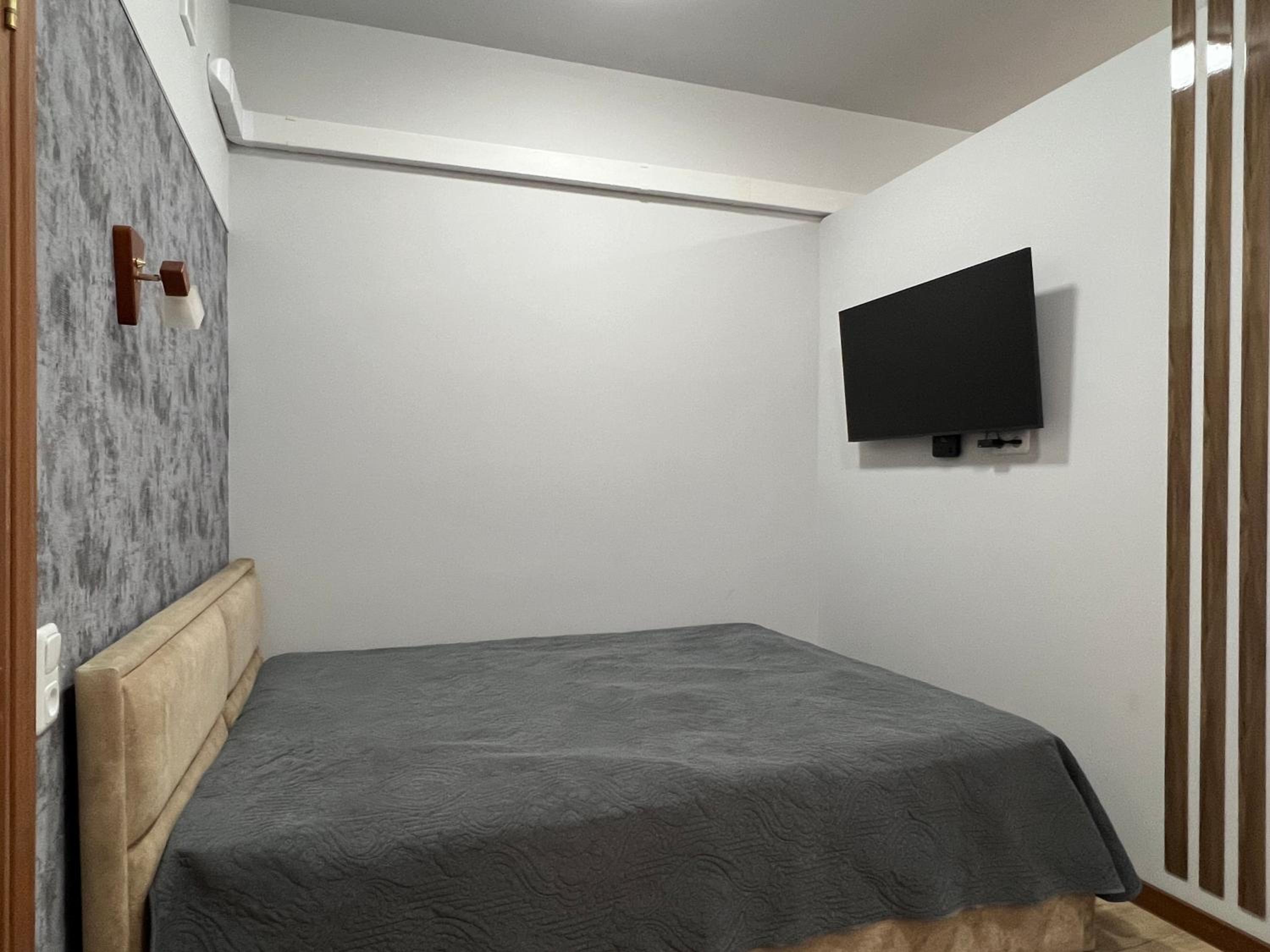 Small Center Suite