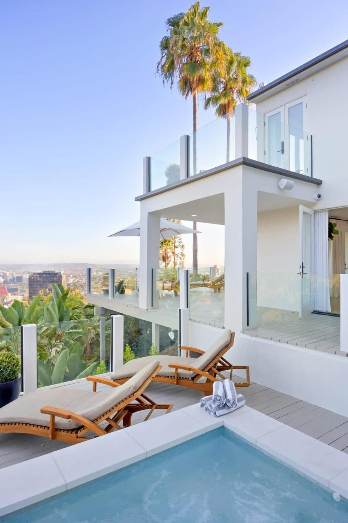 Balmain Manor by Stay Awhile Villas