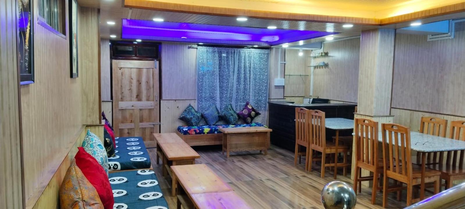 lounge