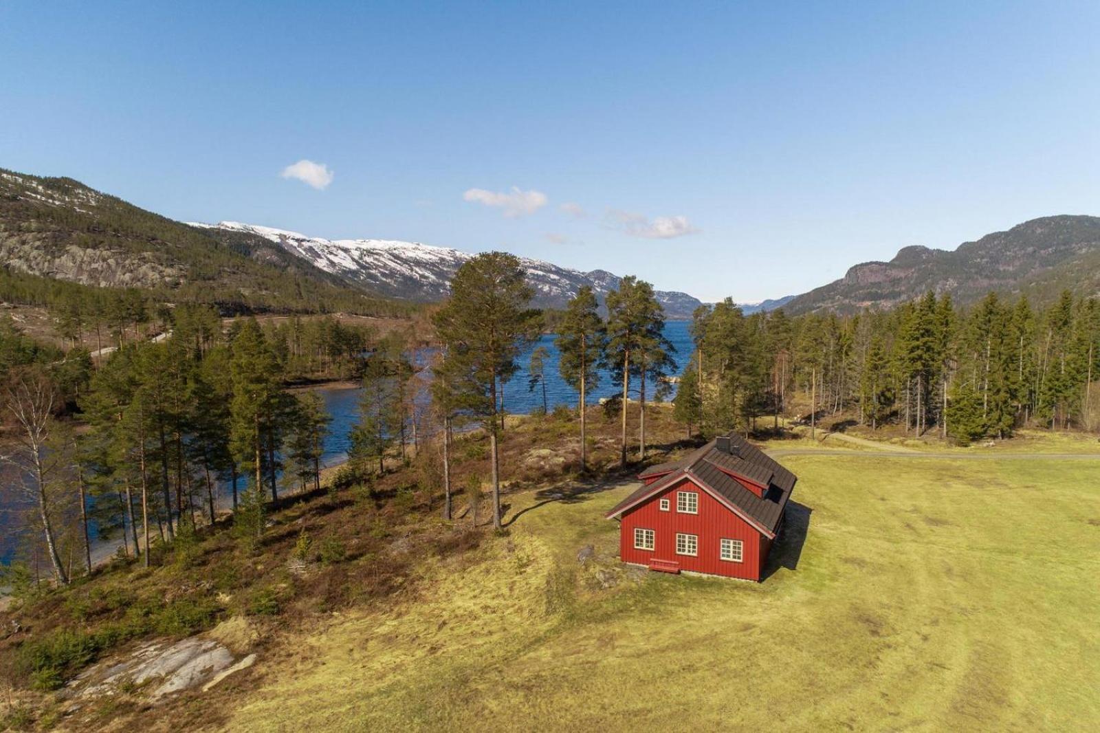Storhytta - 16p - Norwegian nostalgia by the water