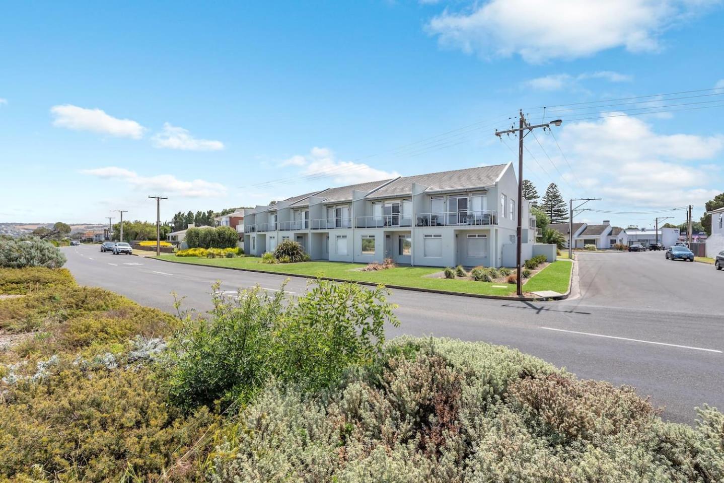 6-35 Esplanade - Beachfront