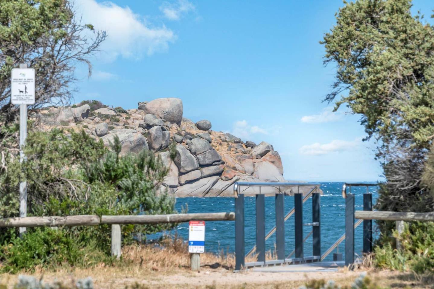 6-35 Esplanade - Beachfront