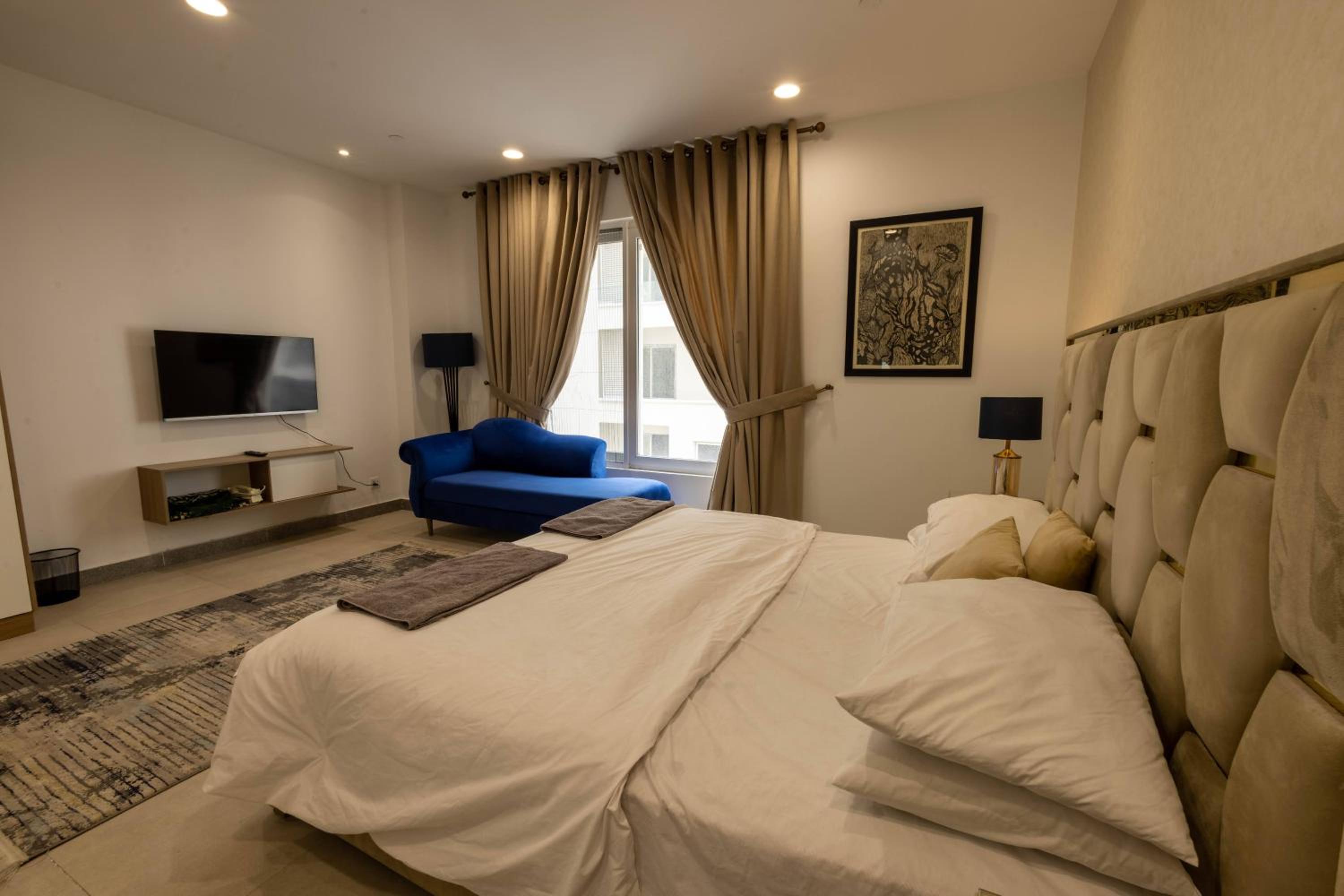 Bellagio x ZN Pentasquare Studio Self check in Garden DHA Phase 5 LUX