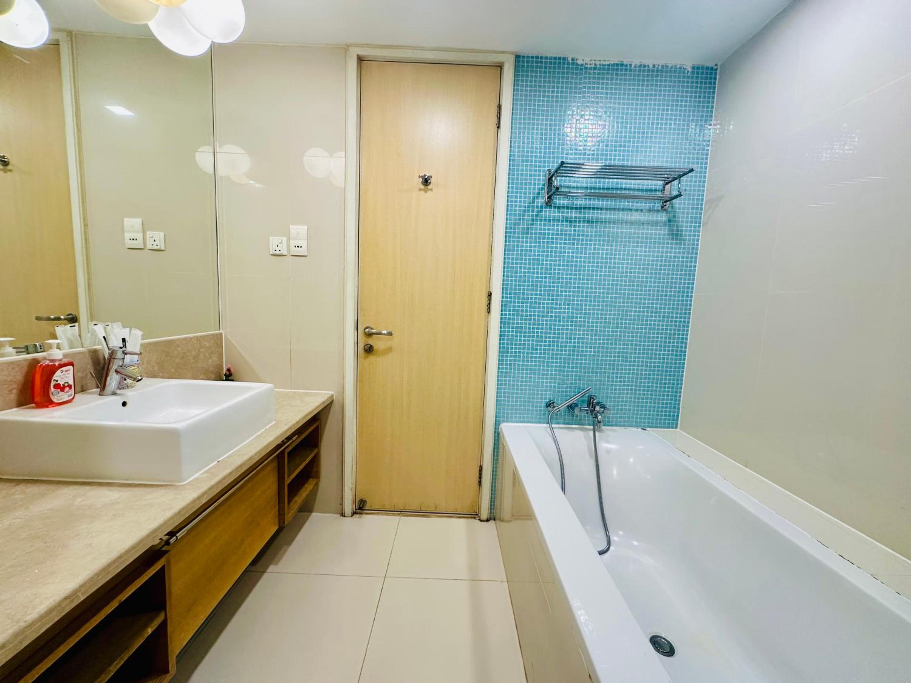 SOHO SUITES KLCC by DREAMS