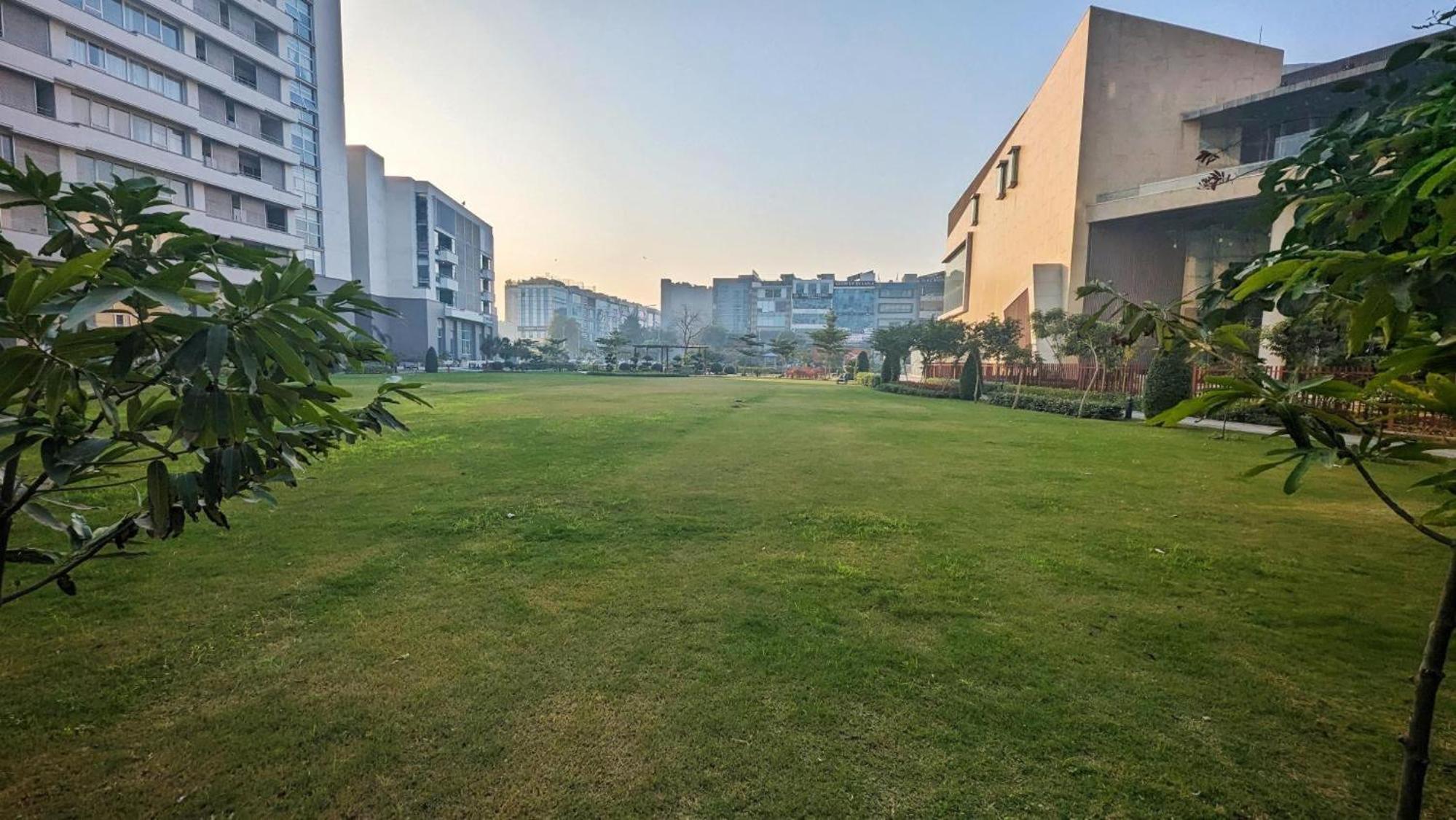 Bellagio x ZN Pentasquare Studio Self check in Garden DHA Phase 5 LUX