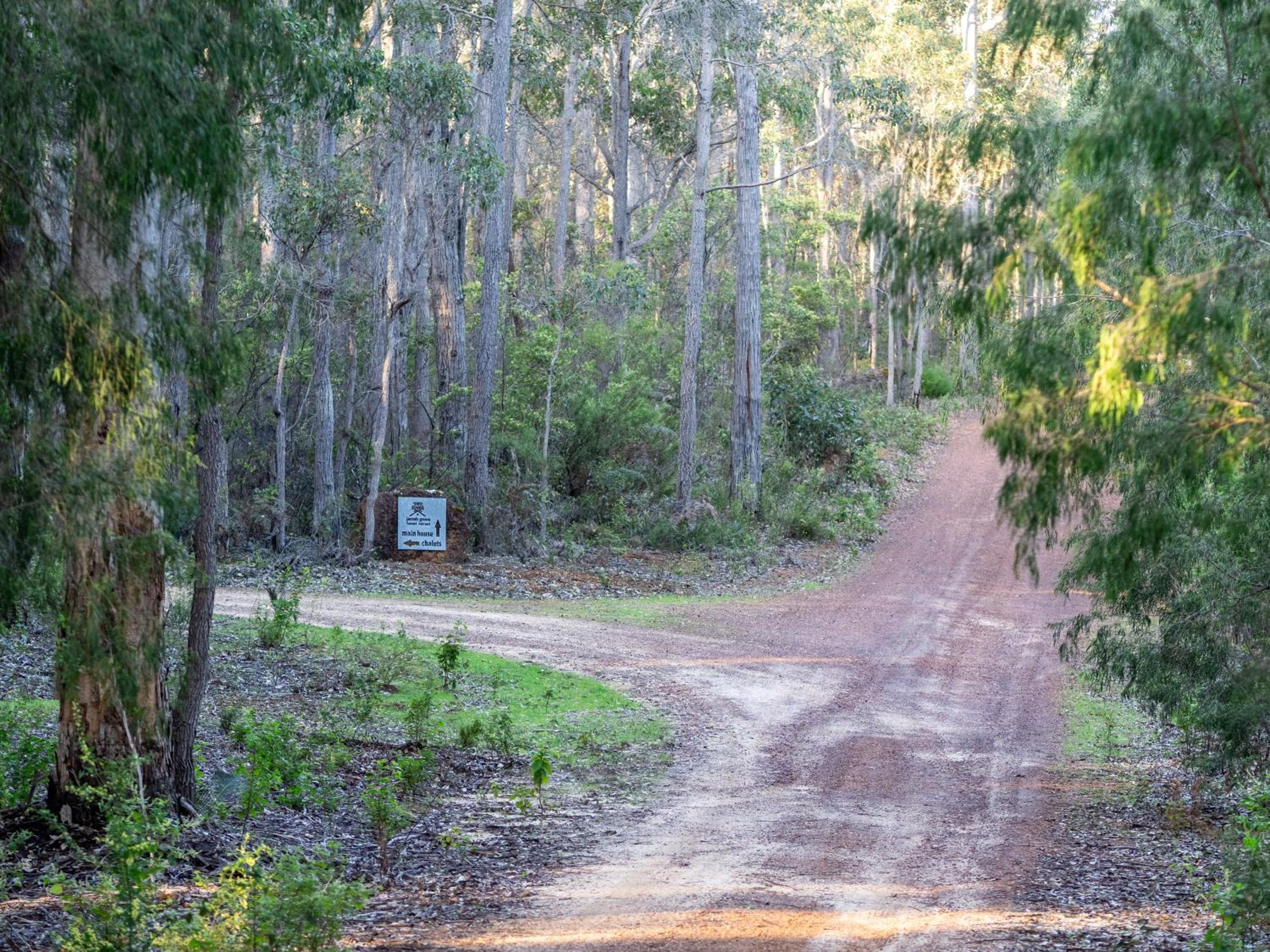 Jarrah Grove Forest Retreat - Adults Only Luxury Chalet