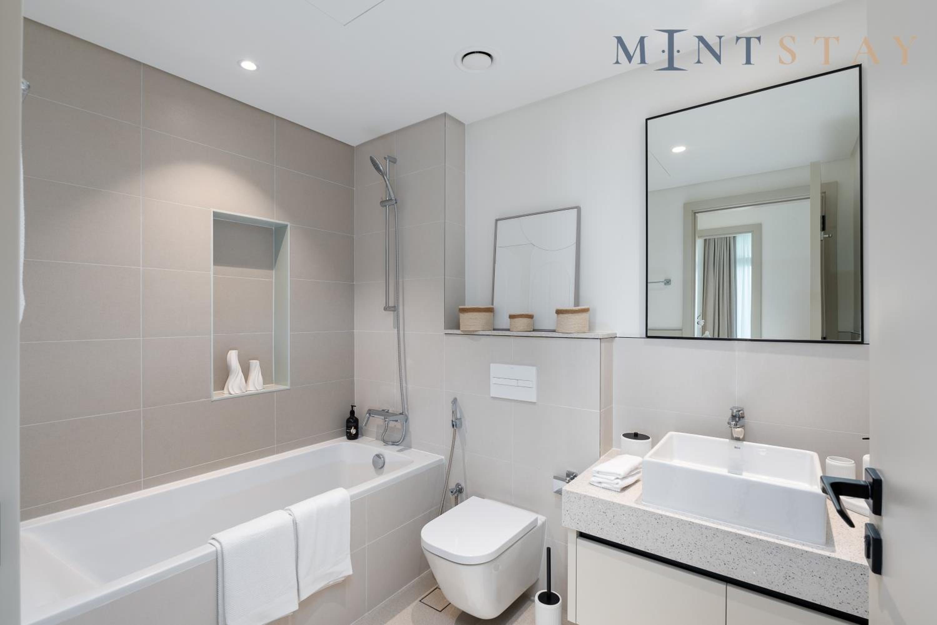 Marina Vista 2, Emaar Beachfront - Mint Stay