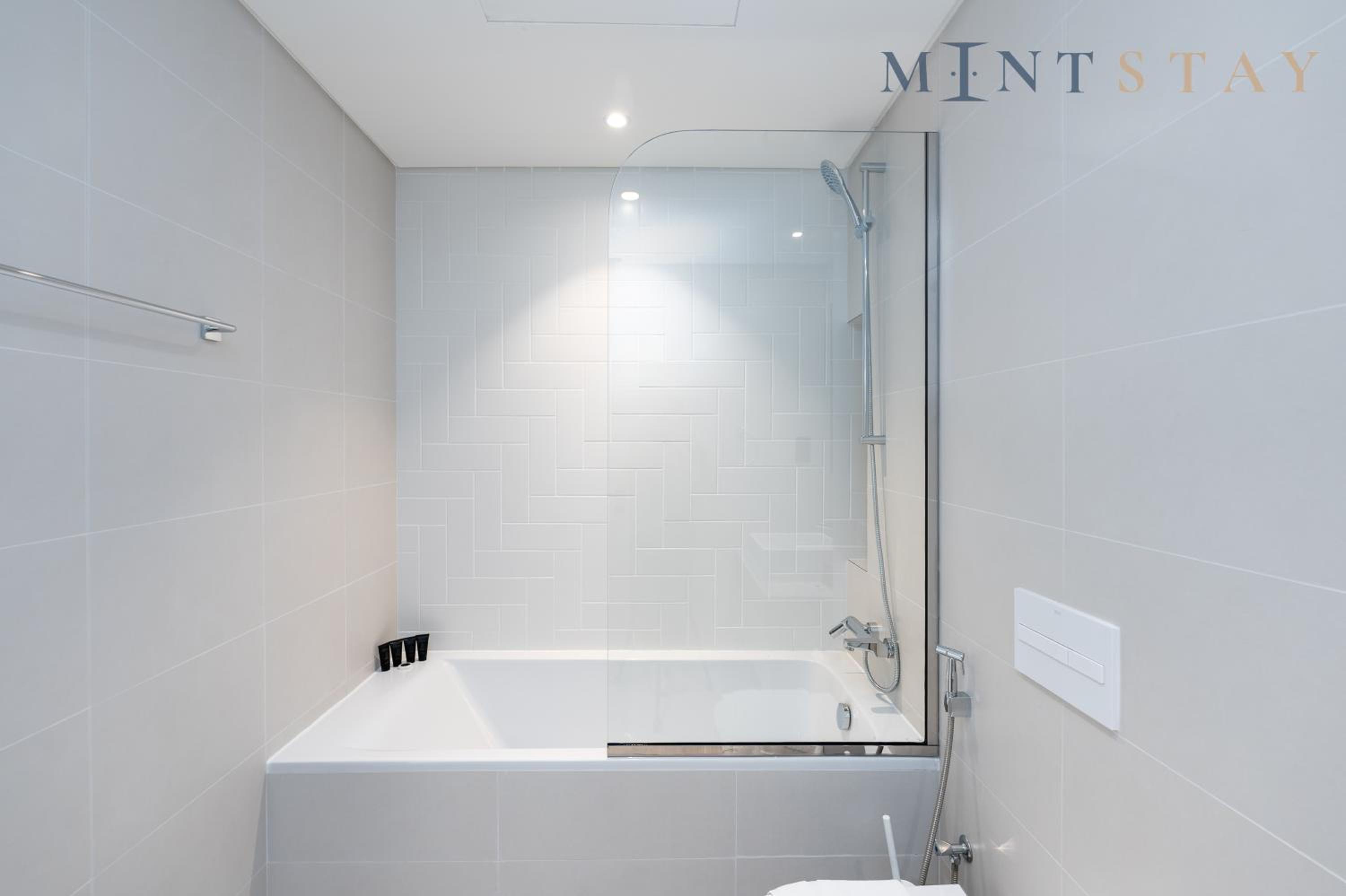 Marina Vista 2, Emaar Beachfront - Mint Stay