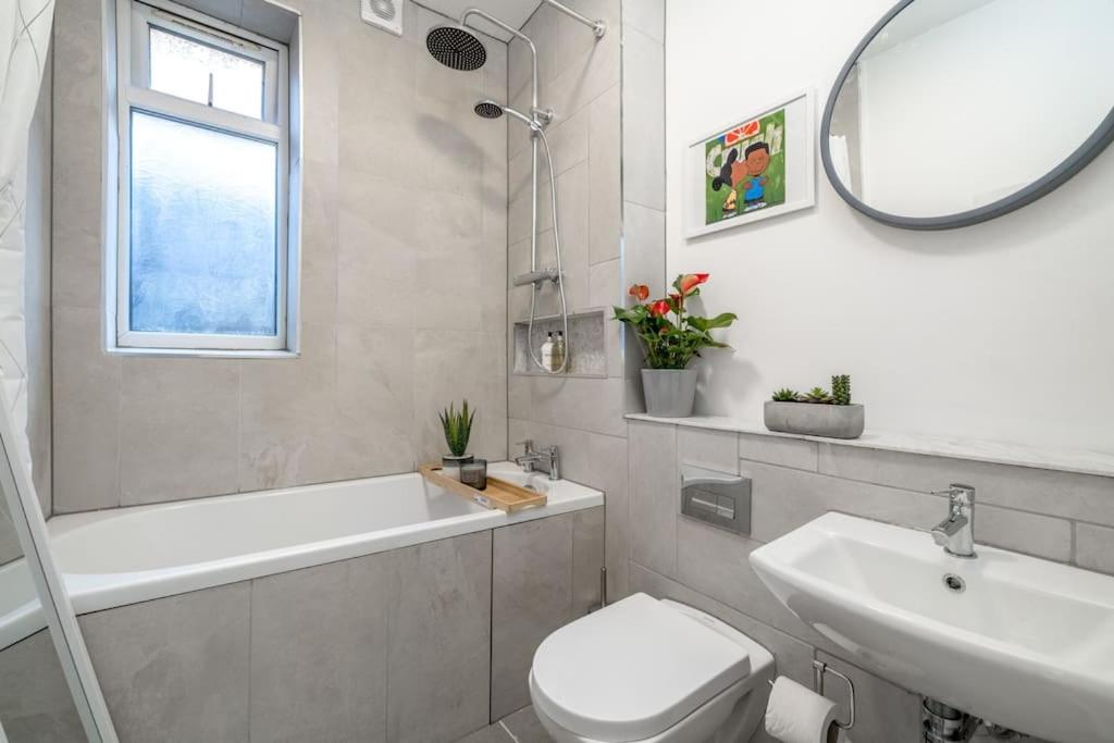 Beautiful luxe 3 Bedroom with 4 Beds