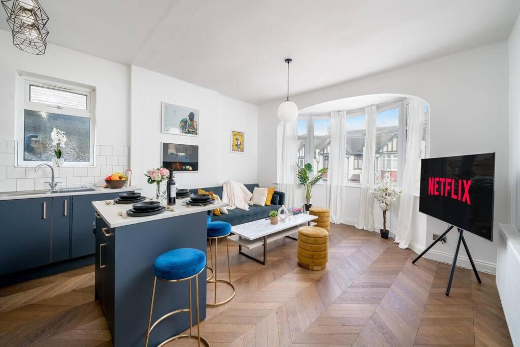 Beautiful luxe 3 Bedroom with 4 Beds