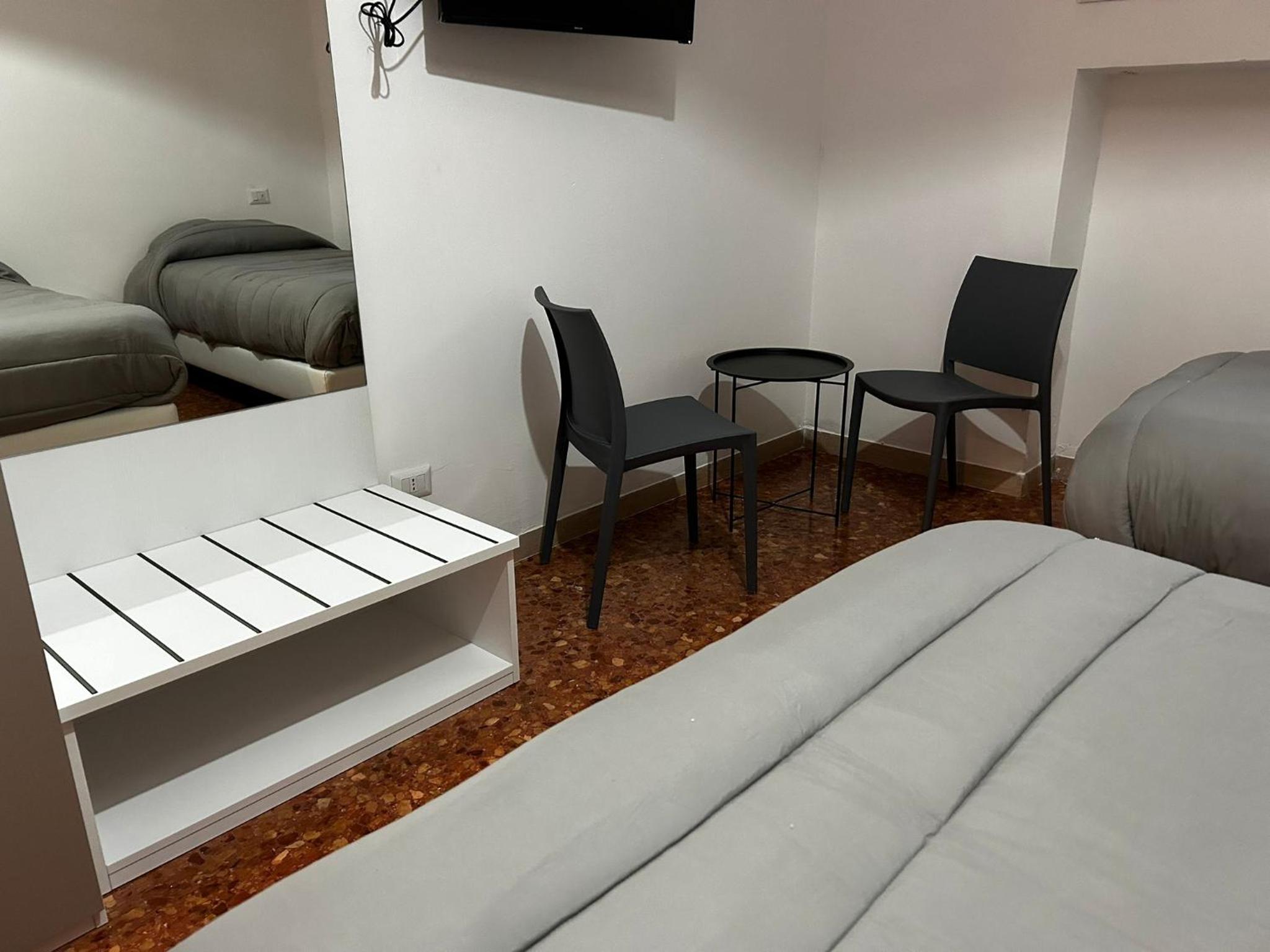 BAM BAM TIBURTINA Guesthouse