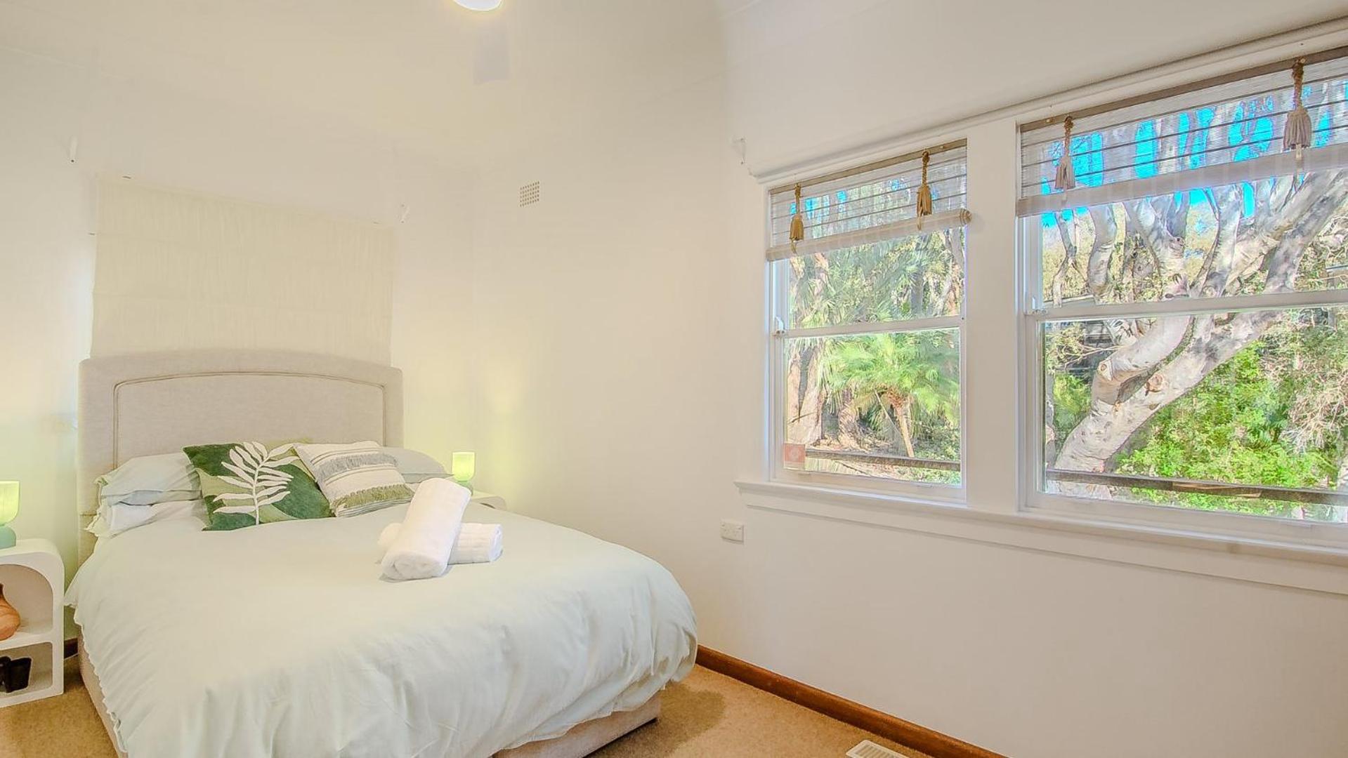 Paradise Point- Waterfront Property Pearl Beach