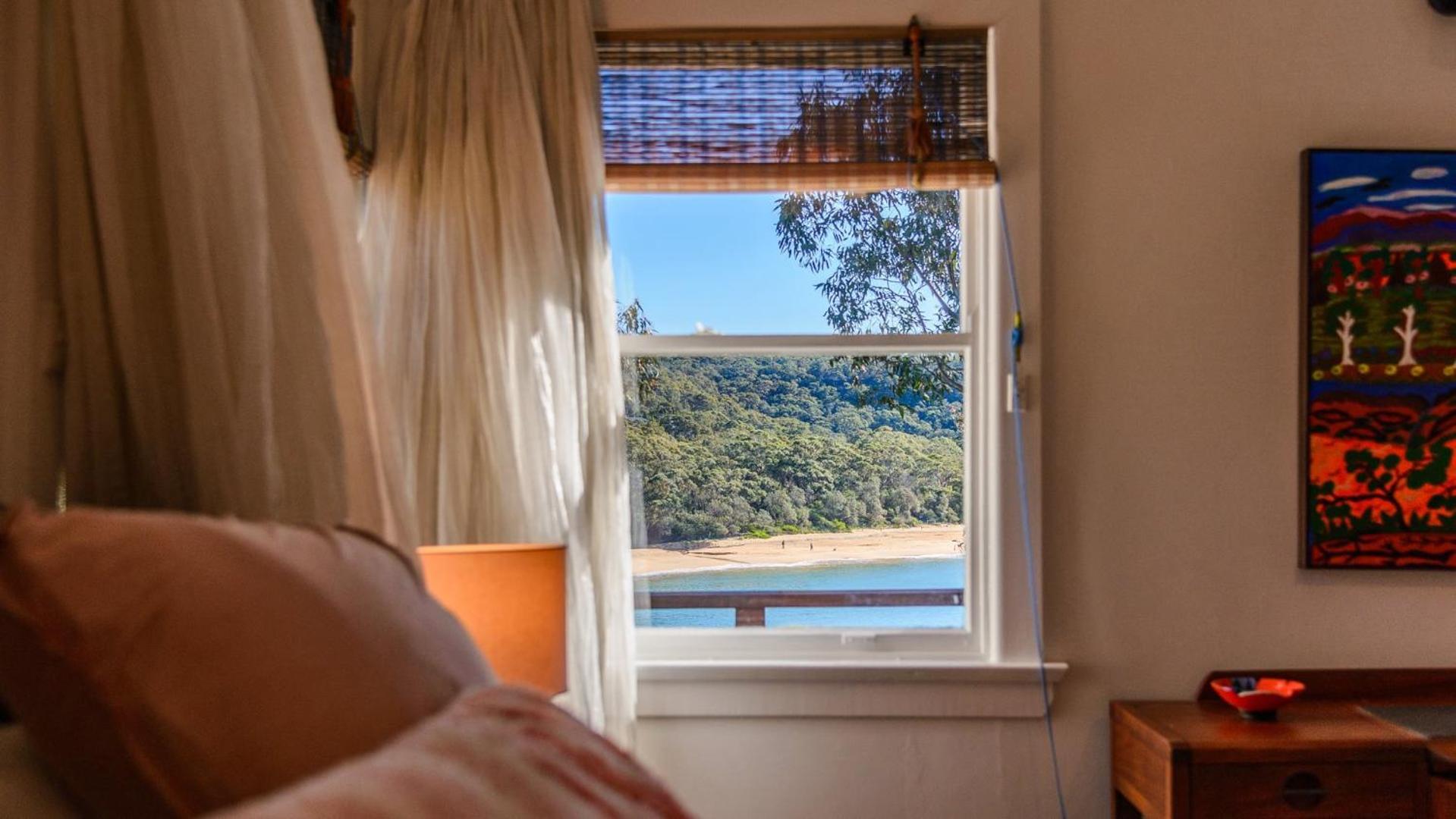 Paradise Point- Waterfront Property Pearl Beach