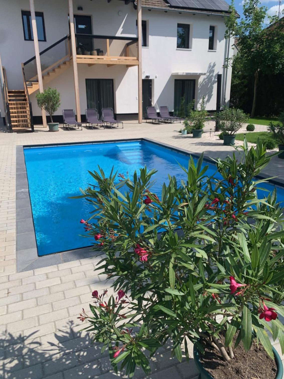 Oasis apartman