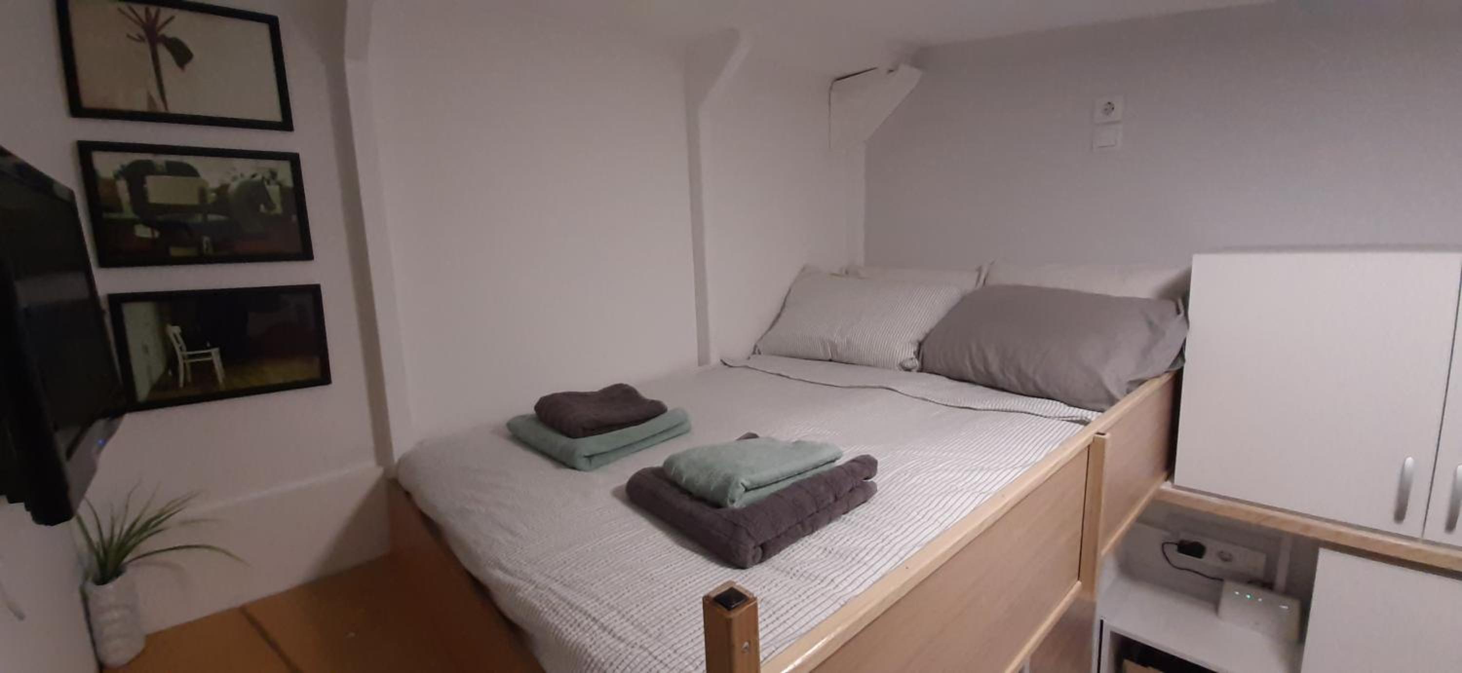 Solo Traveler's Budget-Friendly Studio Near Sava Temple view 4