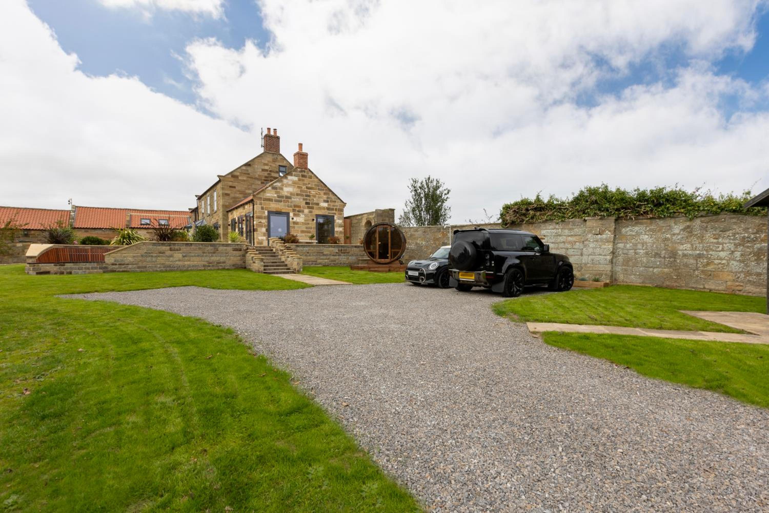 Sandfield House