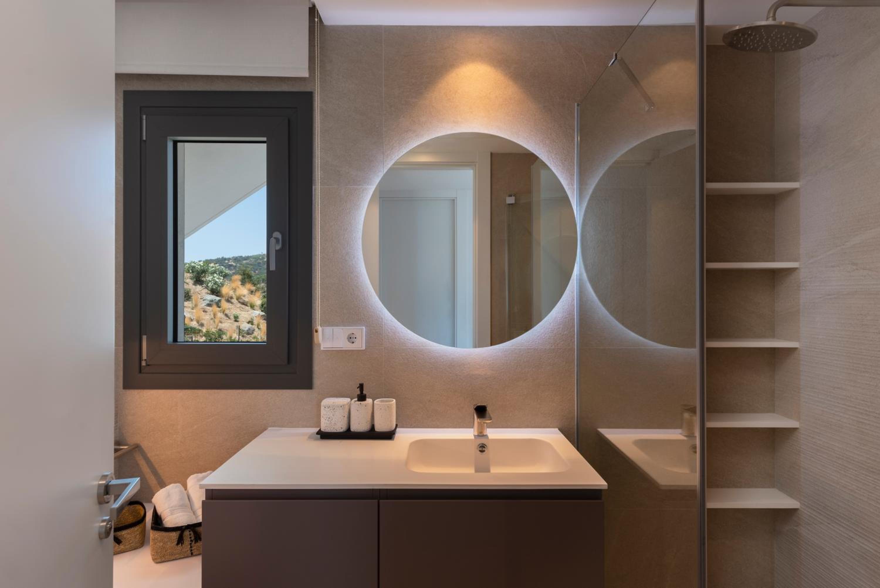 Marbella Quercus Penthouse - Rooftop Jacuzzi