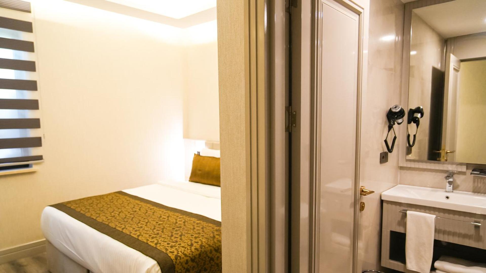 Sky Hill Hotel - Image 54