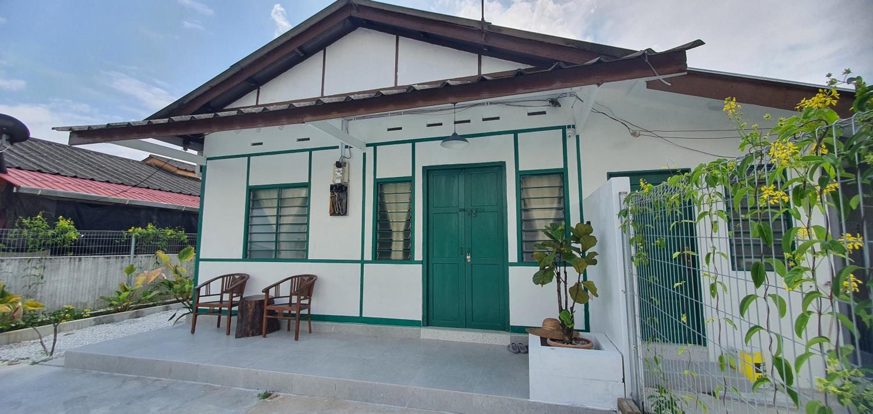 Stay Meow Meow- Pet Friendly Single Storey Semi-D Near Gurney & Adventist photo 2