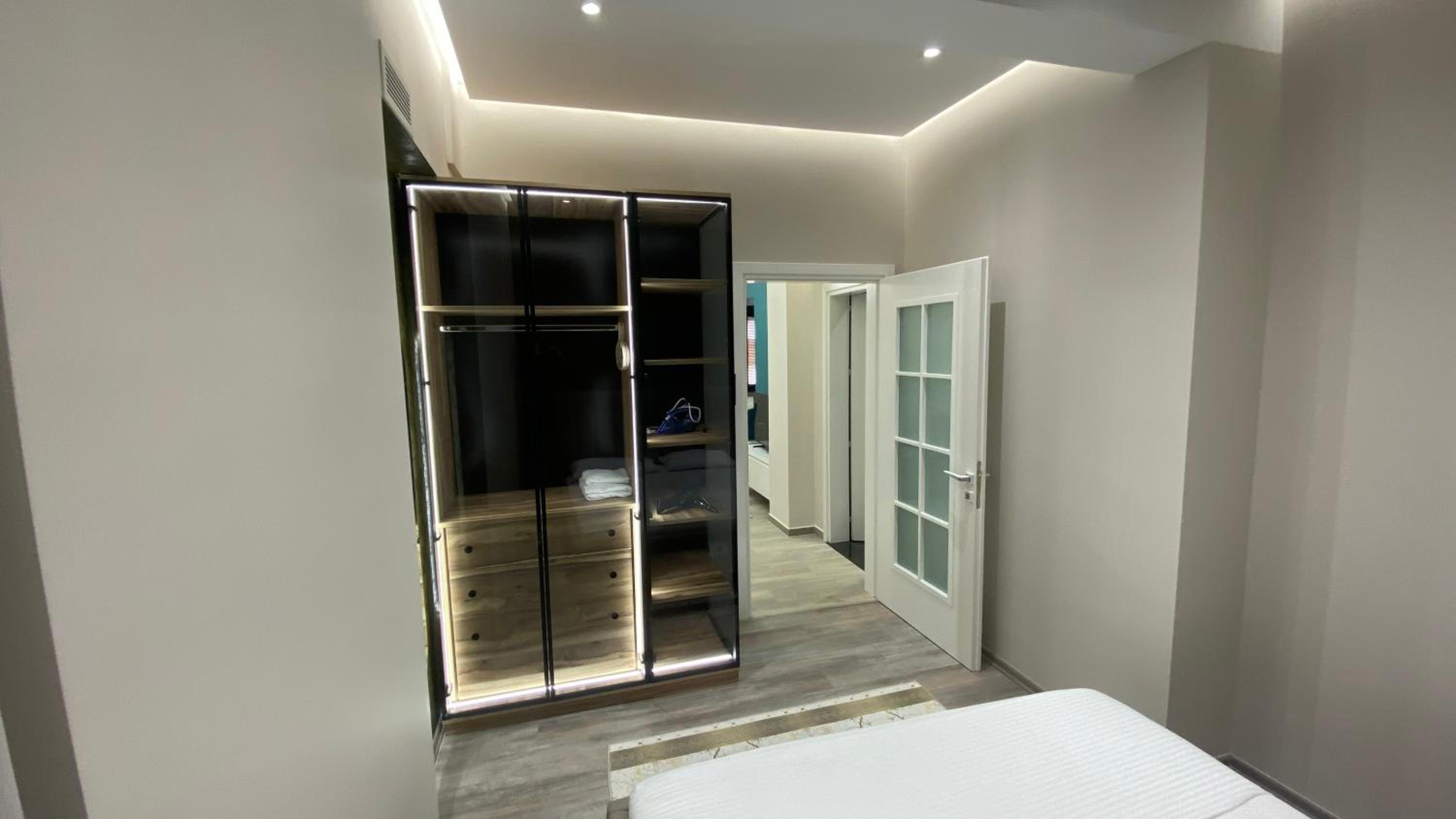 RentRoom Ajan Apartment