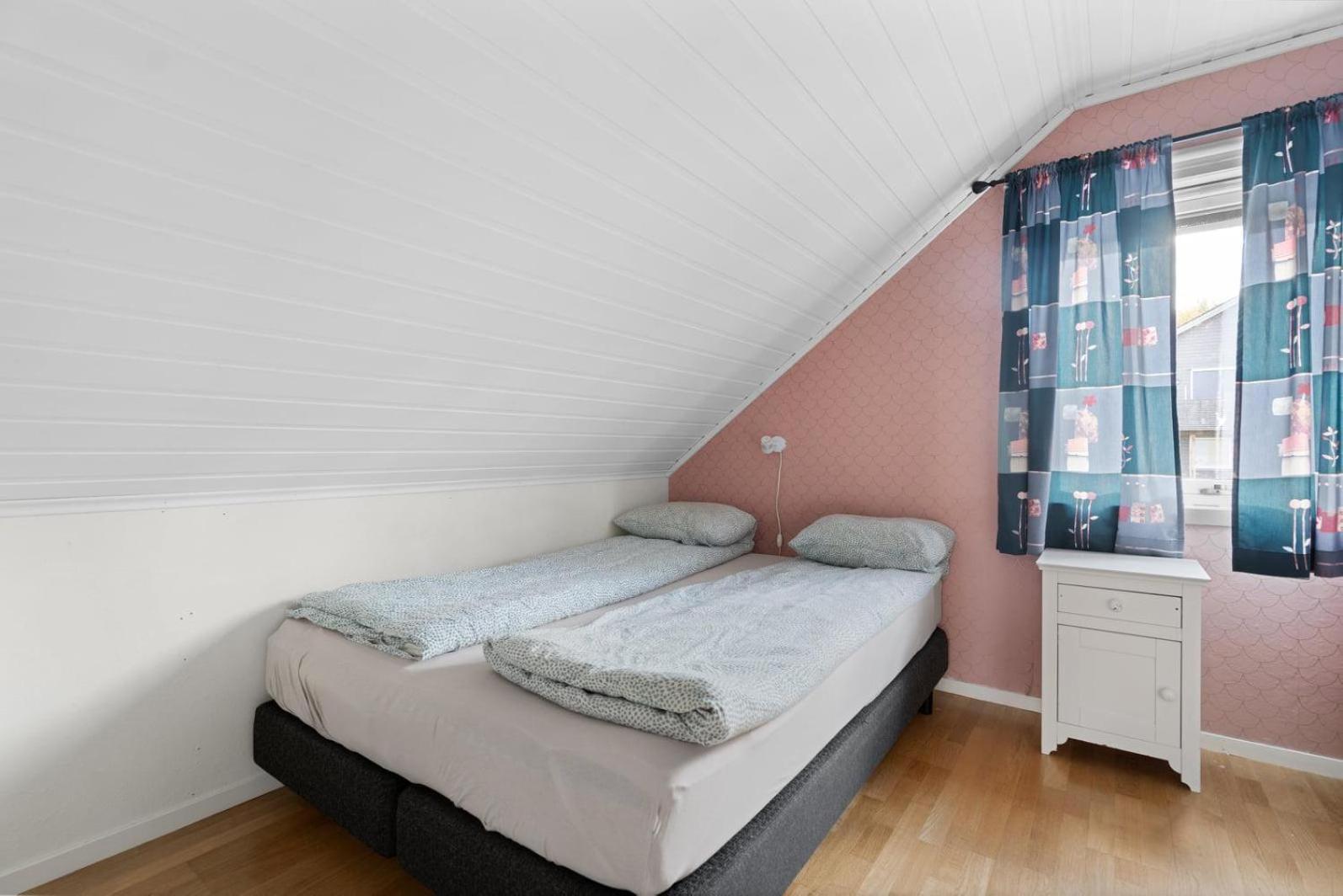 Lovely 4 bedroom house with the view of aurora view 5