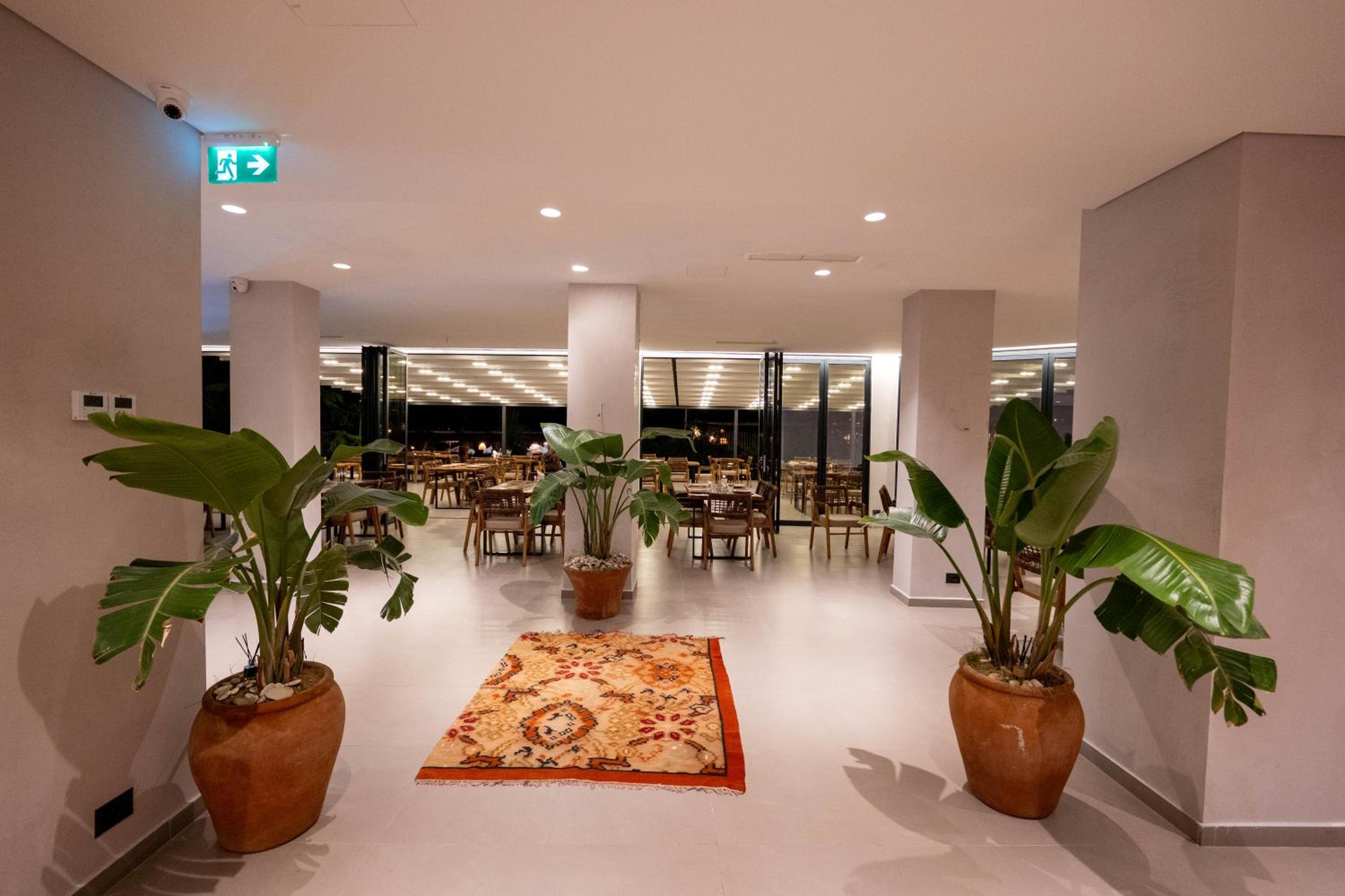 Grand Hotel Saranda