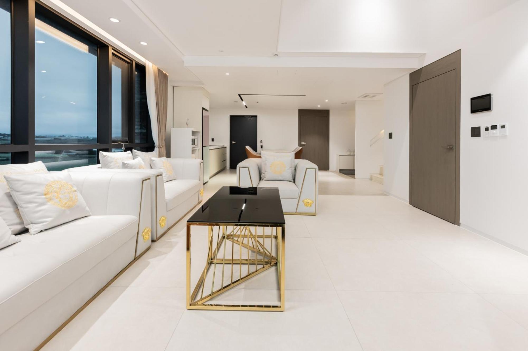 Dolphin Penthouse