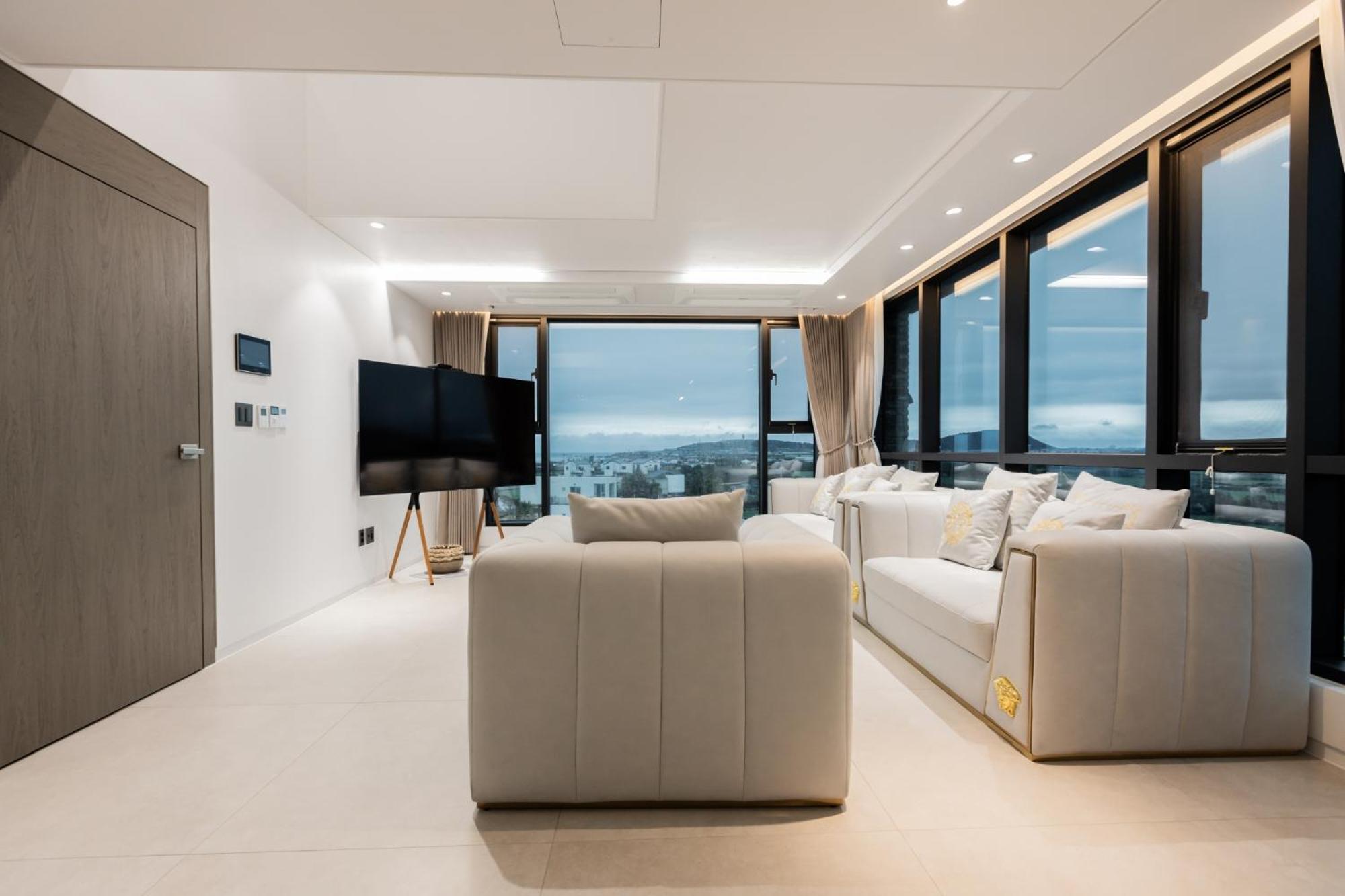 Dolphin Penthouse