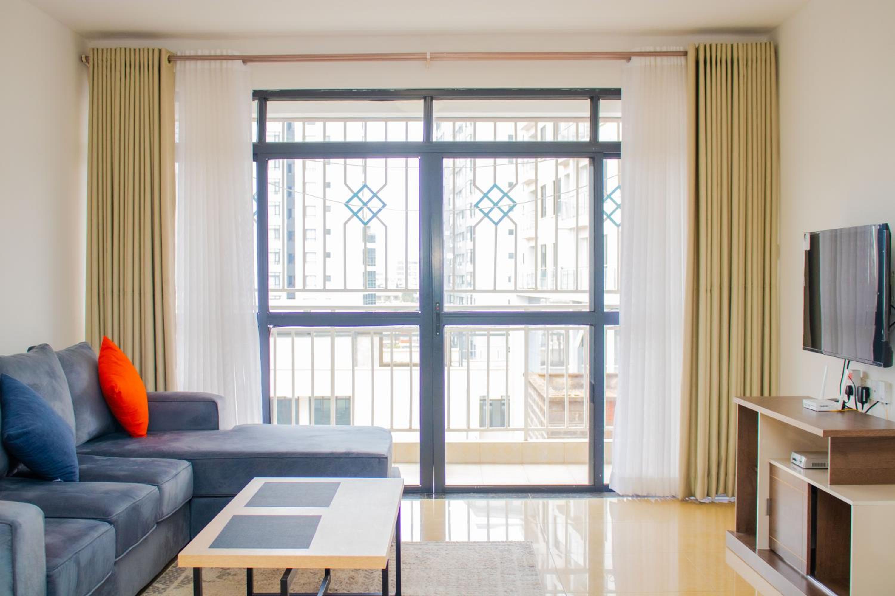 Yaya Luxe Living view 2
