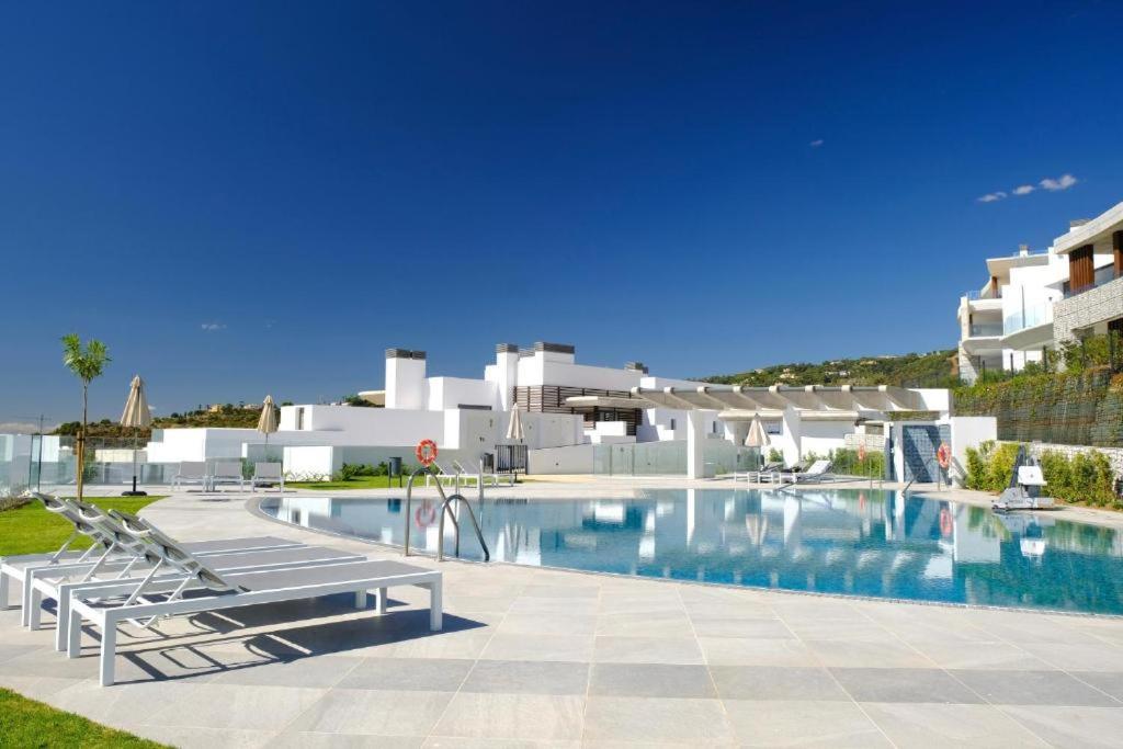 Marbella Quercus Penthouse - Rooftop Jacuzzi