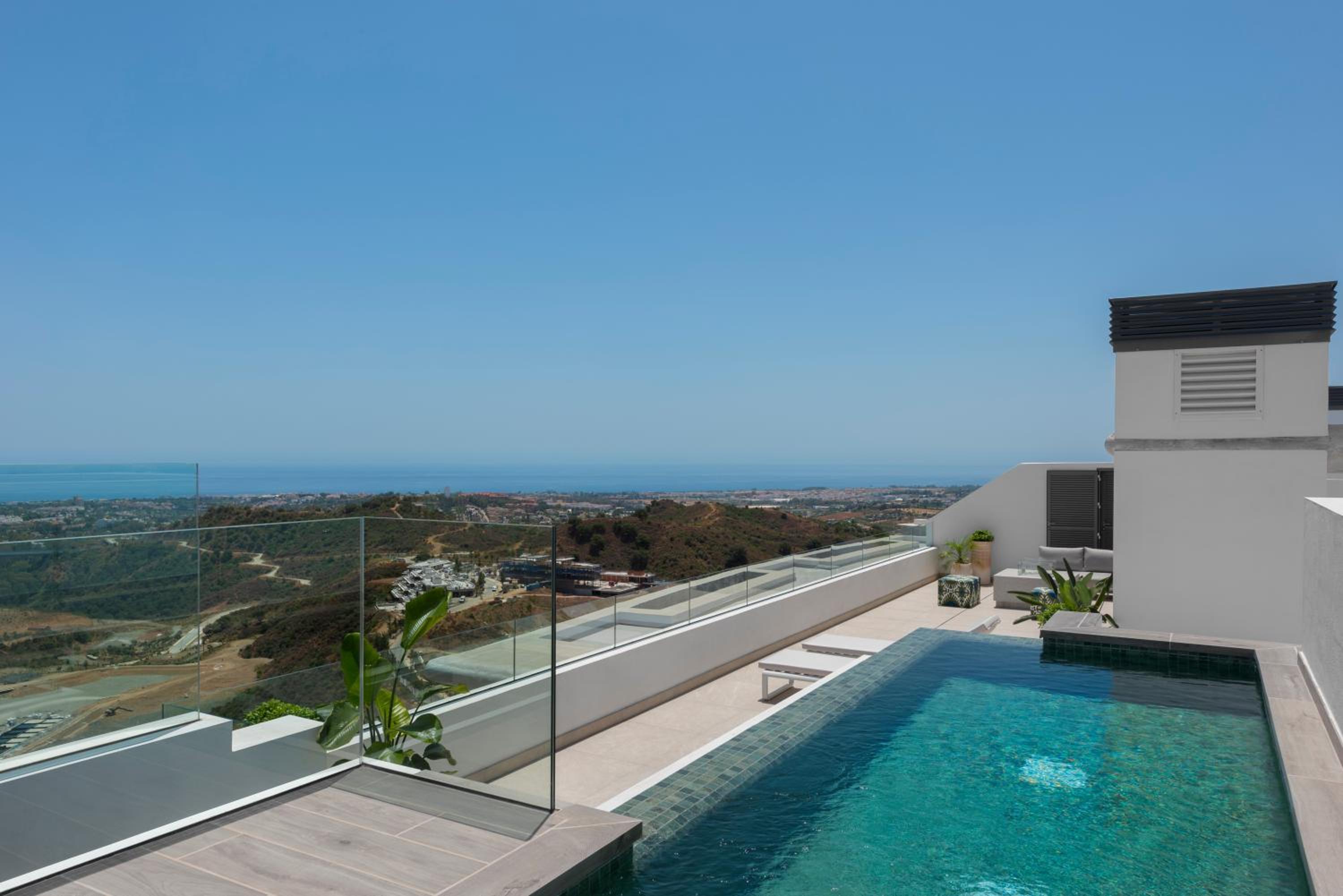 Marbella Quercus Penthouse - Rooftop Infinity Pool