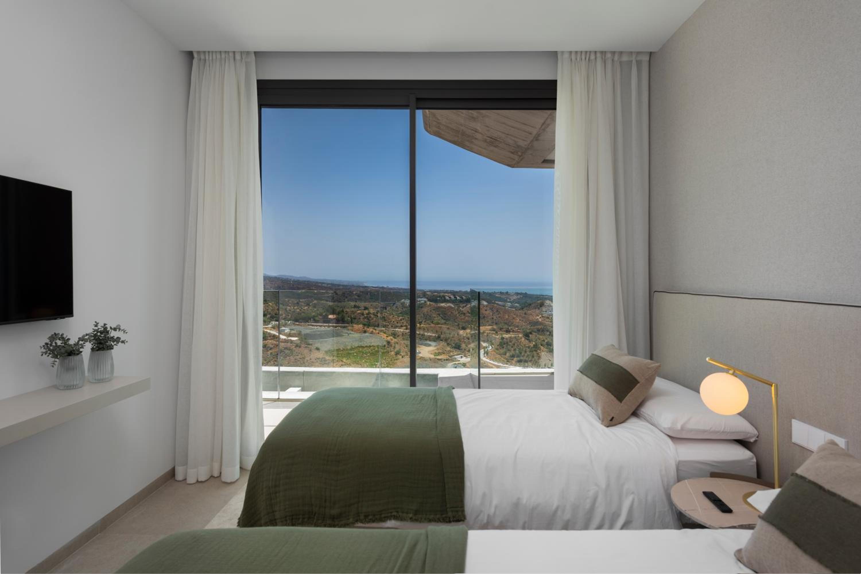 Marbella Quercus Penthouse - Rooftop Infinity Pool