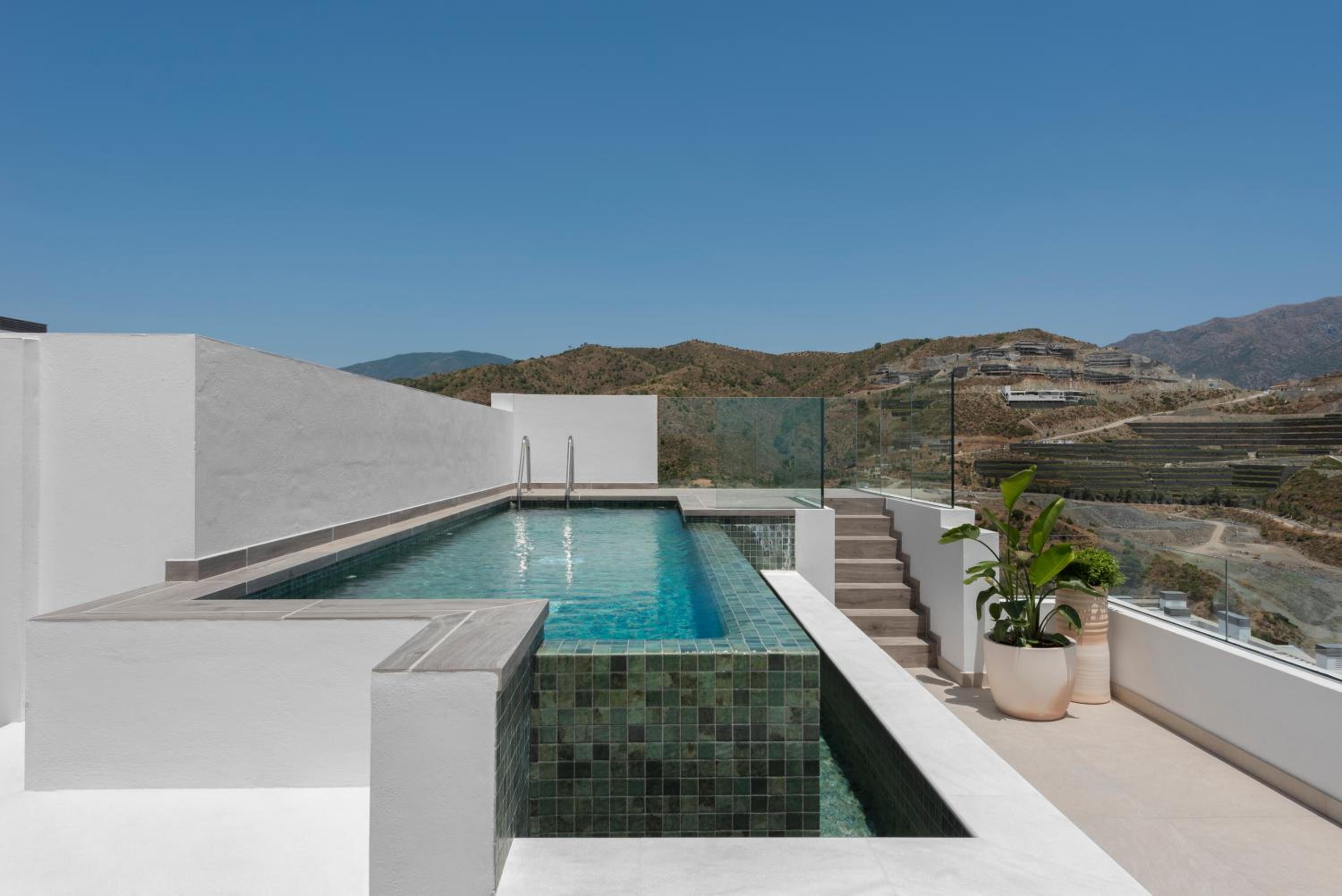 Marbella Quercus Penthouse - Rooftop Infinity Pool