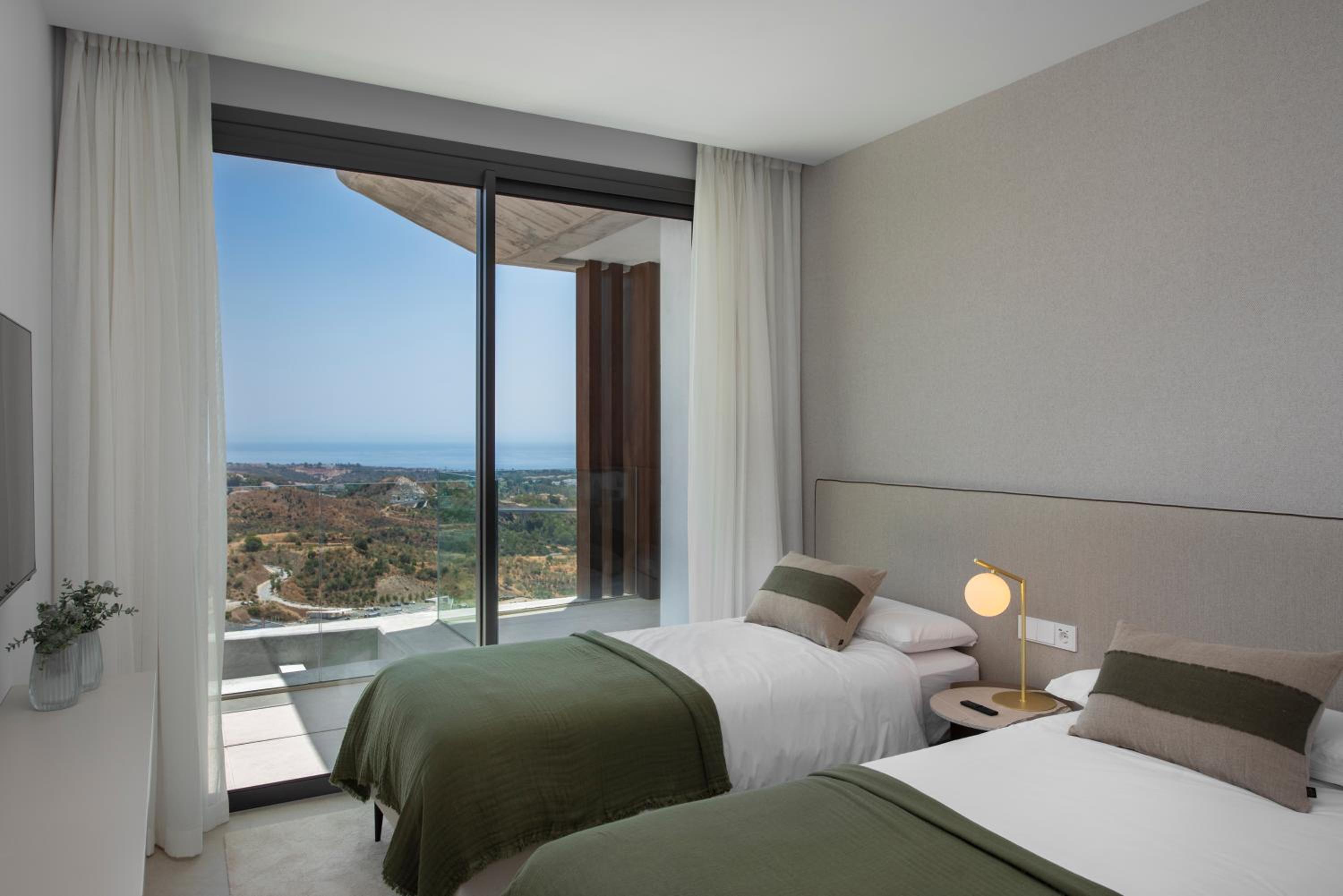 Marbella Quercus Penthouse - Rooftop Infinity Pool