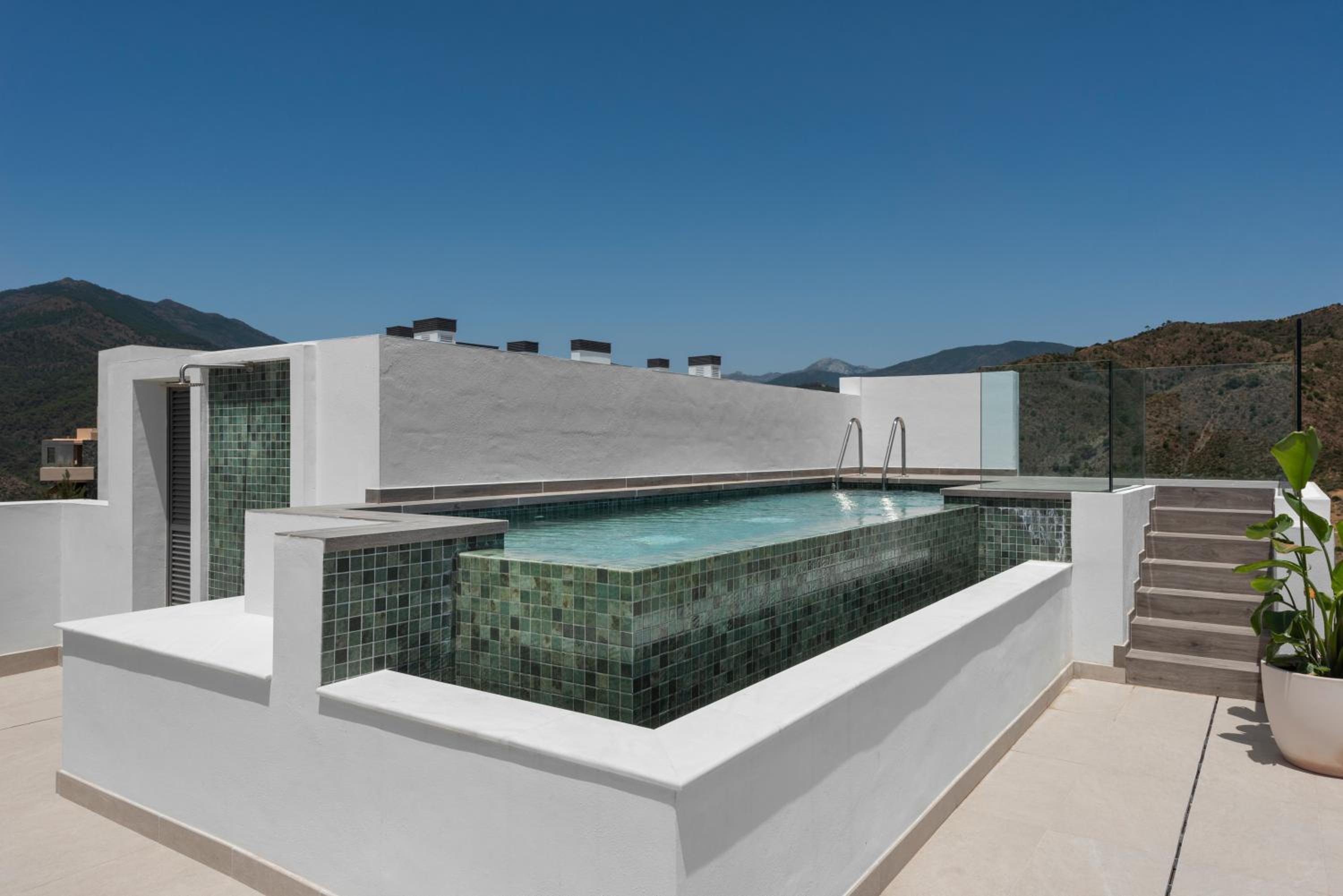 Marbella Quercus Penthouse - Rooftop Infinity Pool