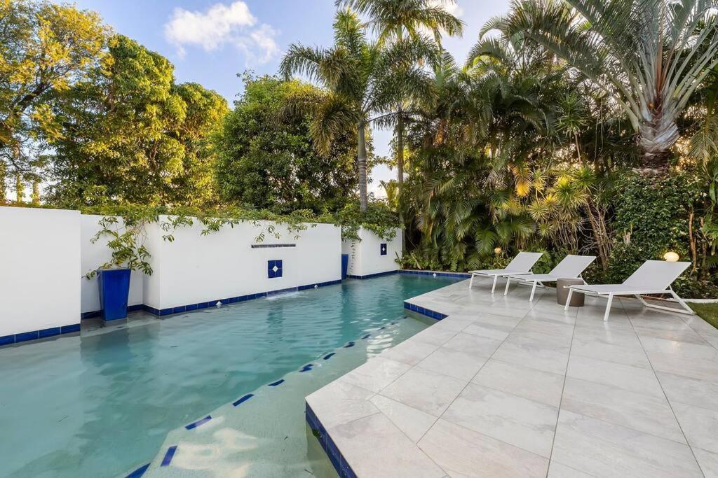 Premium Beach Front House - Pool, Bikes, Huge Deck