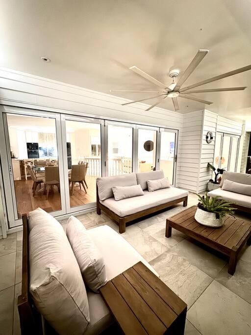 Premium Beach Front House - Pool, Bikes, Huge Deck