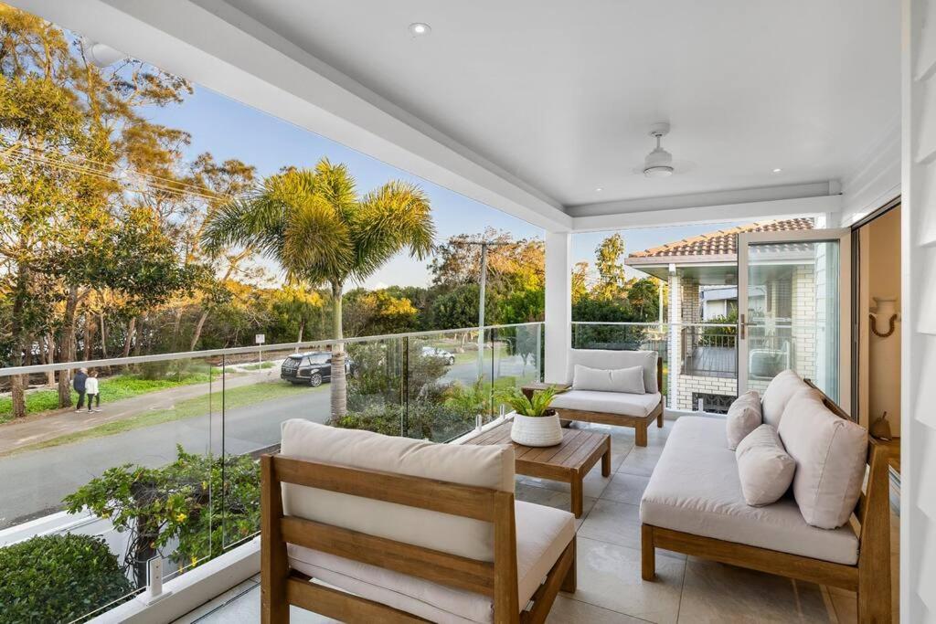 Premium Beach Front House - Pool, Bikes, Huge Deck