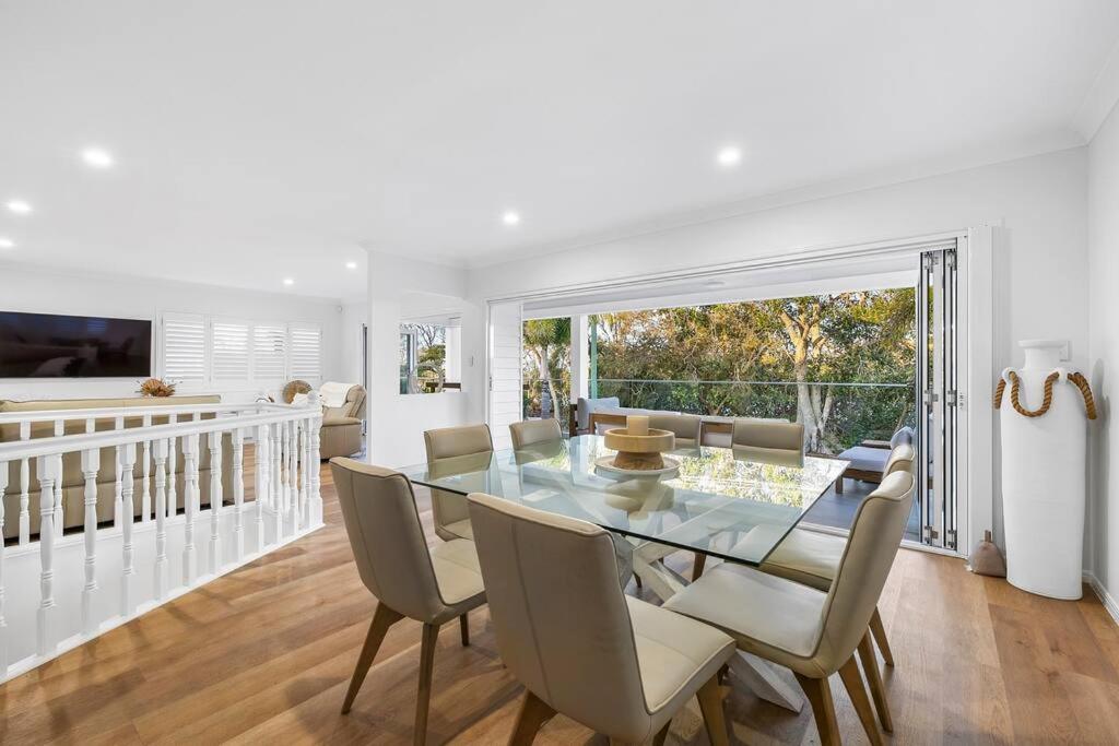 Premium Beach Front House - Pool, Bikes, Huge Deck