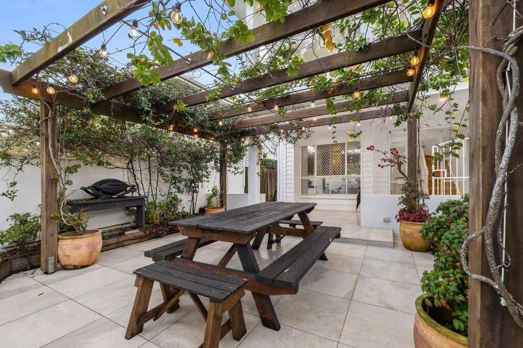 Premium Beach Front House - Pool, Bikes, Huge Deck
