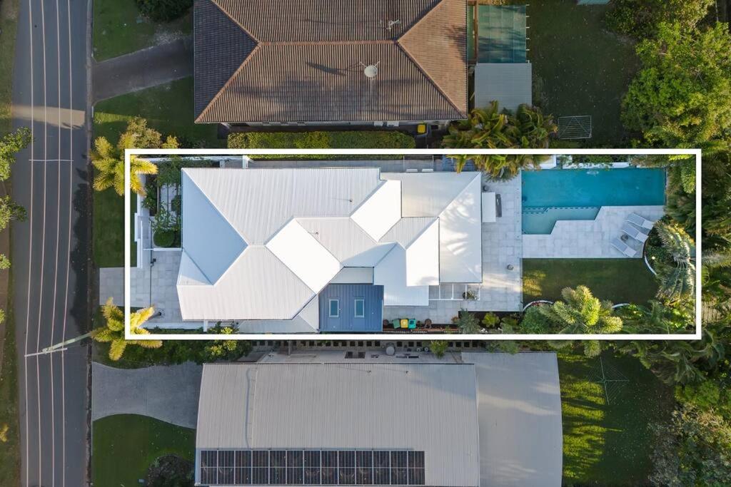 Premium Beach Front House - Pool, Bikes, Huge Deck