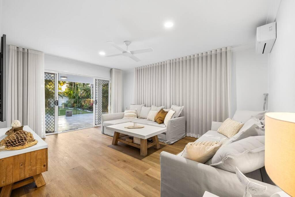 Premium Beach Front House - Pool, Bikes, Huge Deck
