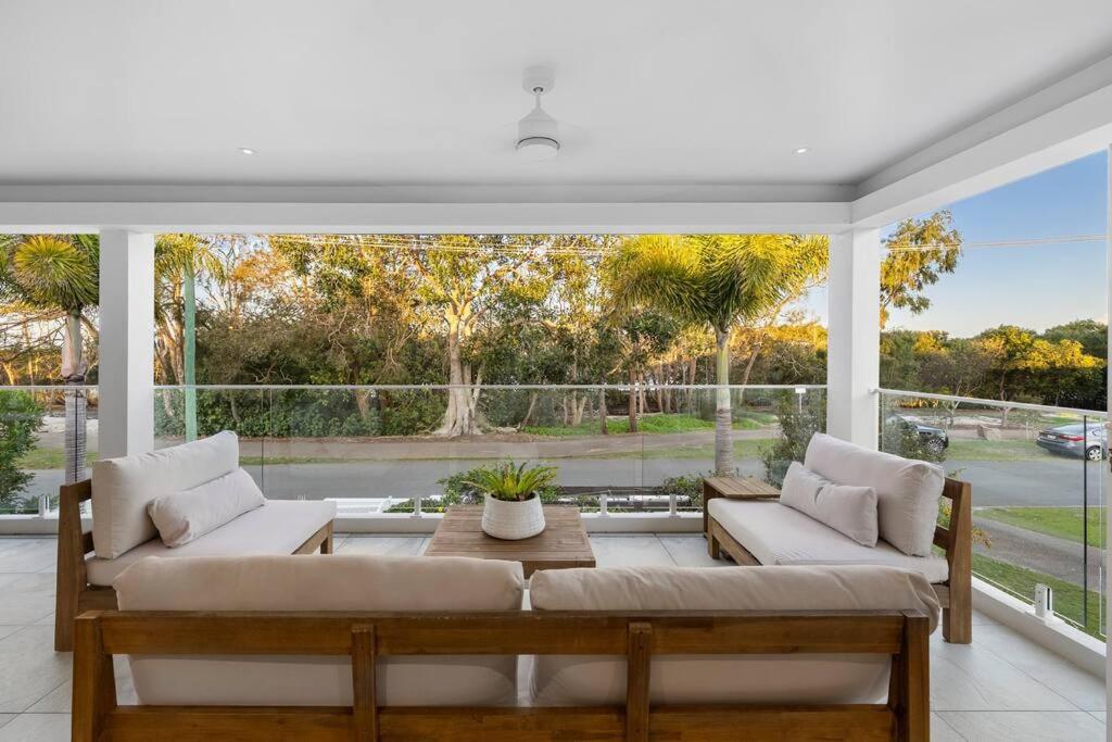Premium Beach Front House - Pool, Bikes, Huge Deck