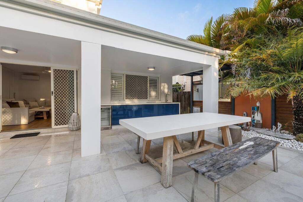 Premium Beach Front House - Pool, Bikes, Huge Deck
