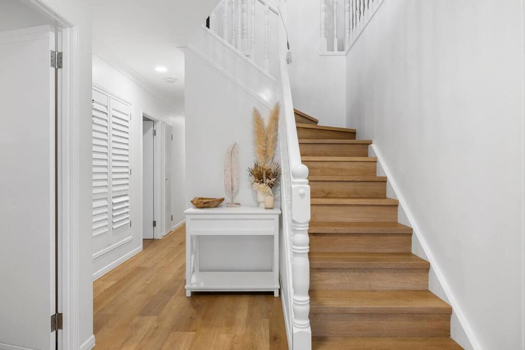 Premium Beach Front House - Pool, Bikes, Huge Deck