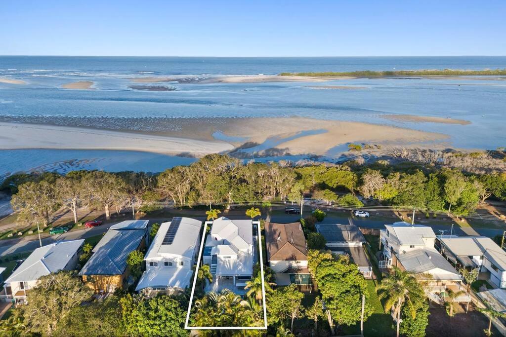 Premium Beach Front House - Pool, Bikes, Huge Deck