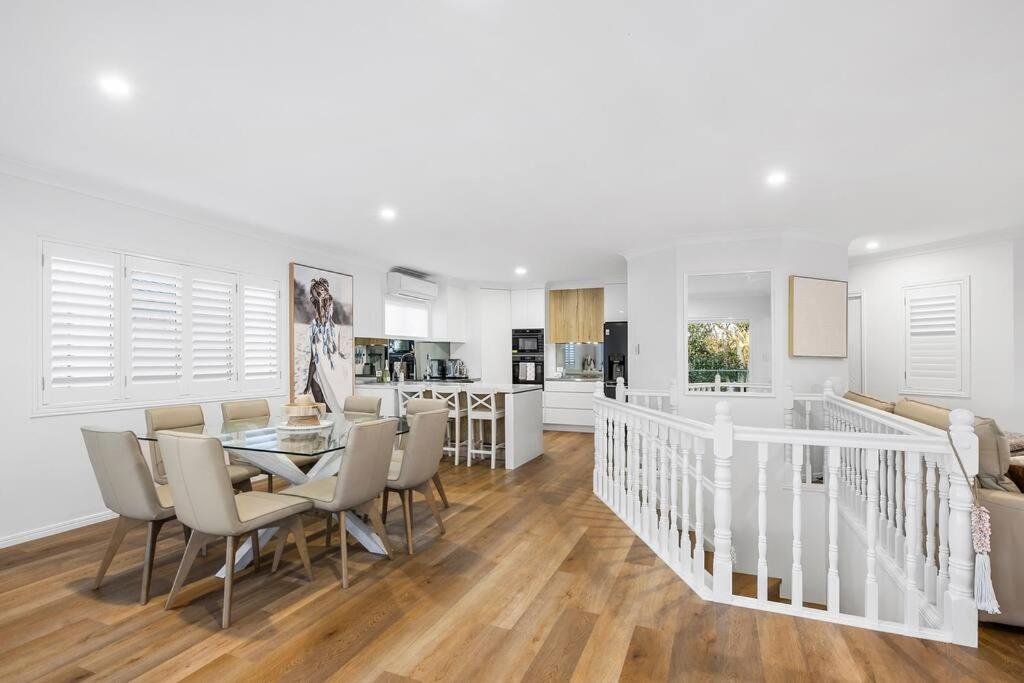 Premium Beach Front House - Pool, Bikes, Huge Deck