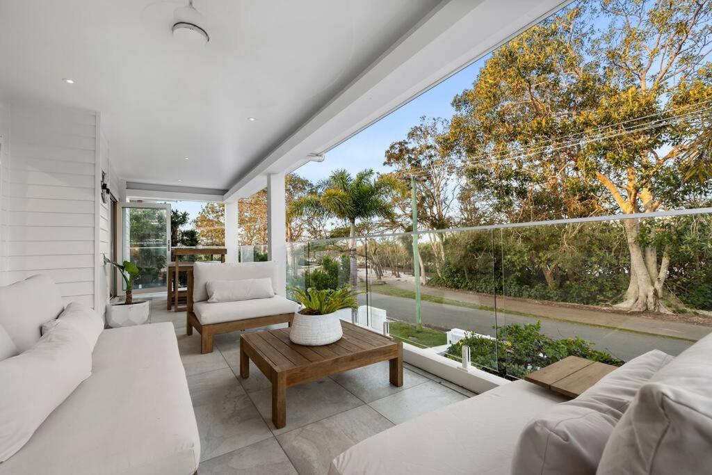 Premium Beach Front House - Pool, Bikes, Huge Deck